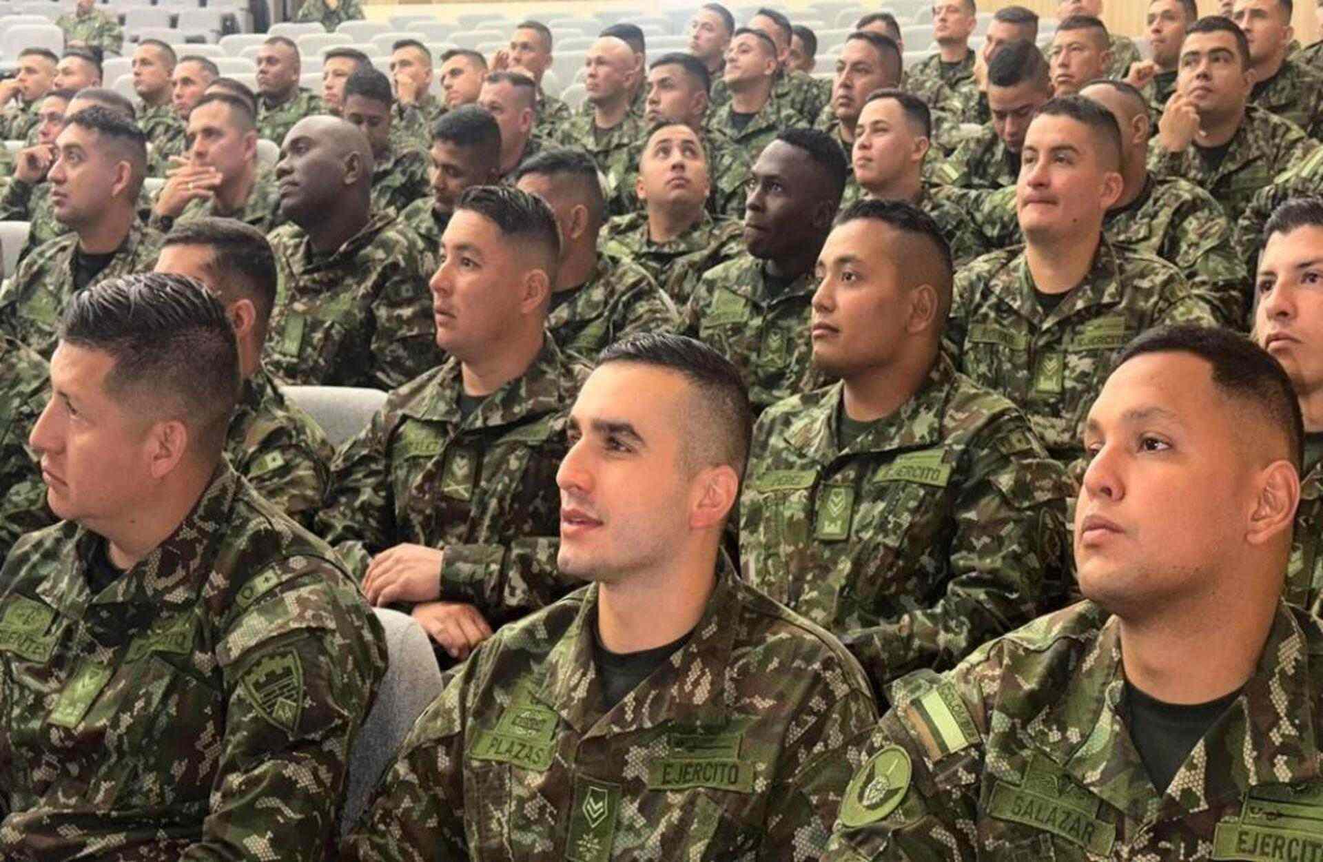 Curso de Conducción Táctica inicia con 391 cabos primeros.